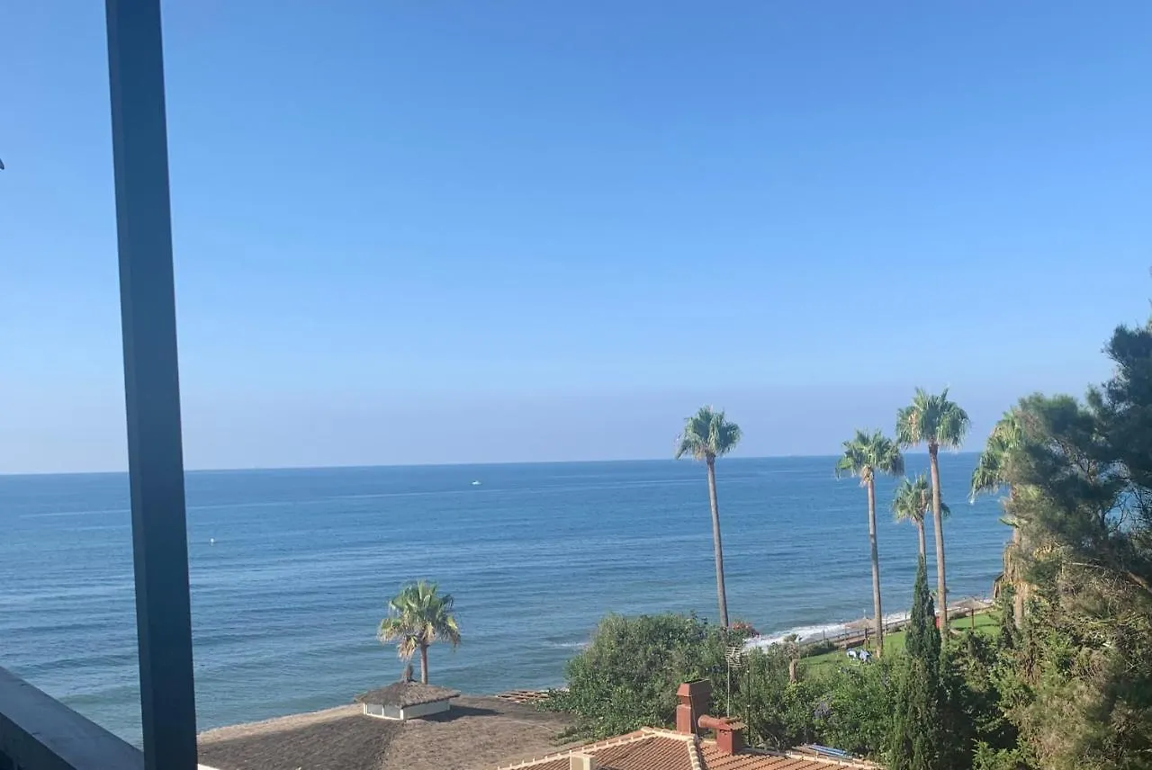 Lovely Beachfront Apartment In Calahonda Sitio de Calahonda