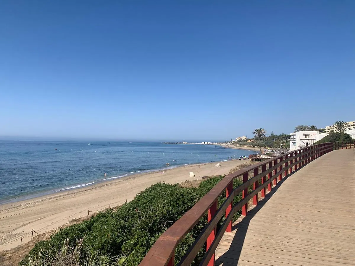 Lovely Beachfront Apartment In Calahonda Sitio de Calahonda 0*,  España