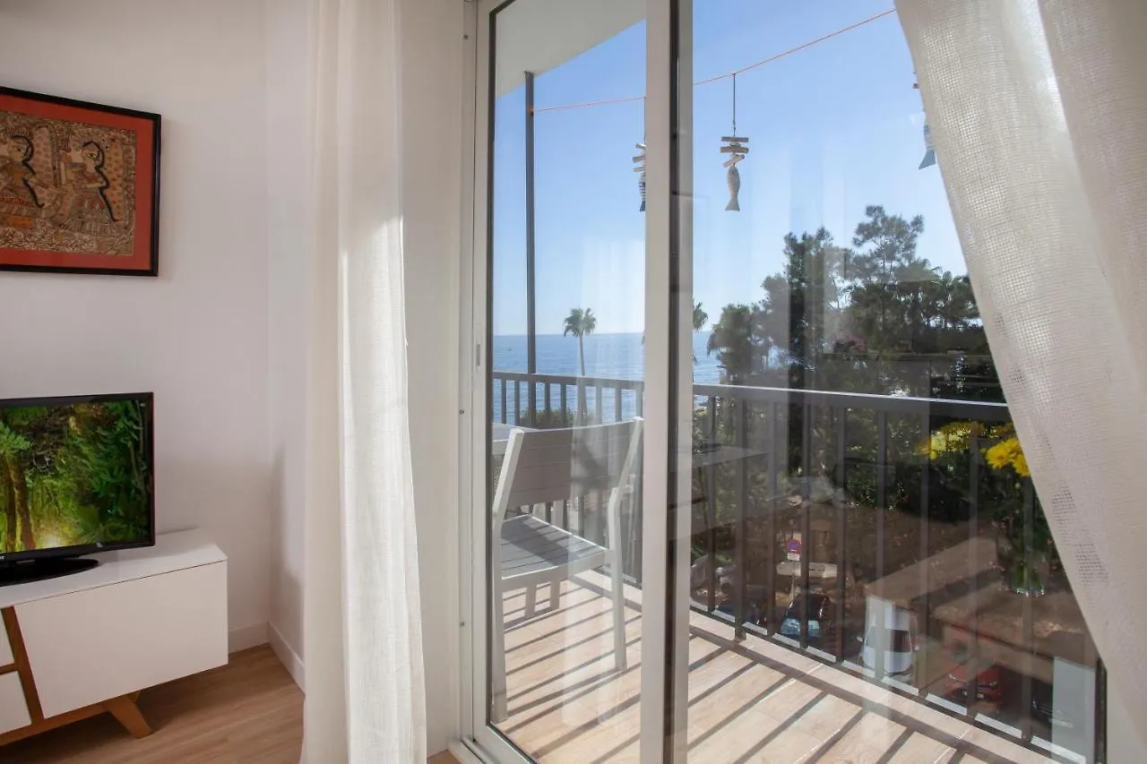 Lovely Beachfront Apartment In Calahonda Sitio de Calahonda
