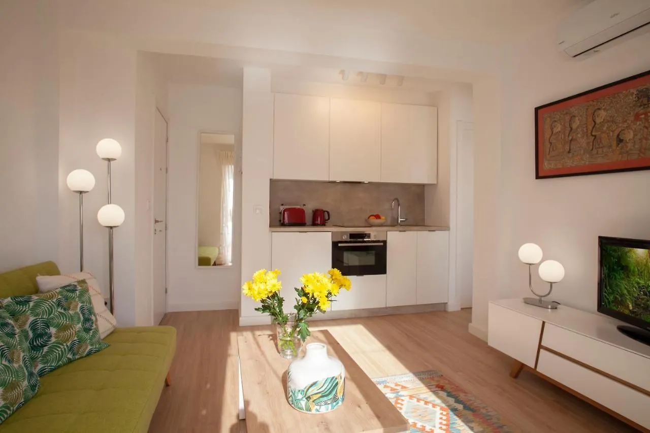 Lovely Beachfront Apartment In Calahonda Sitio de Calahonda